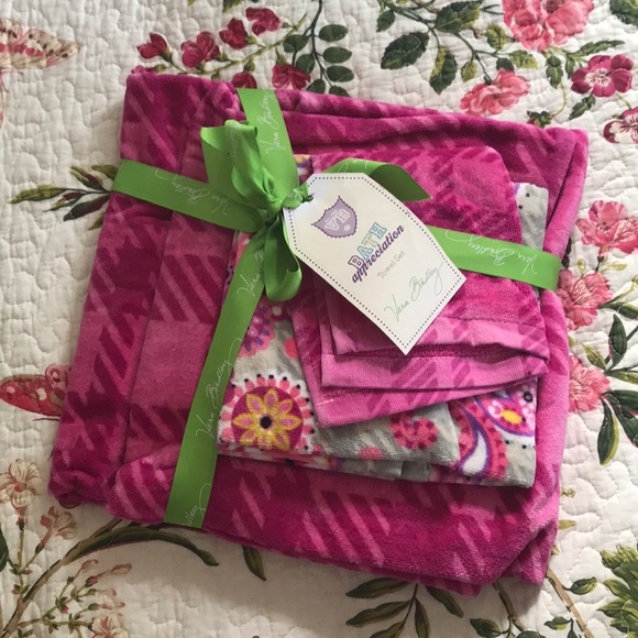 Vera Bradley Other - Vera Bradley Paisley Meets Plaid Towel Set